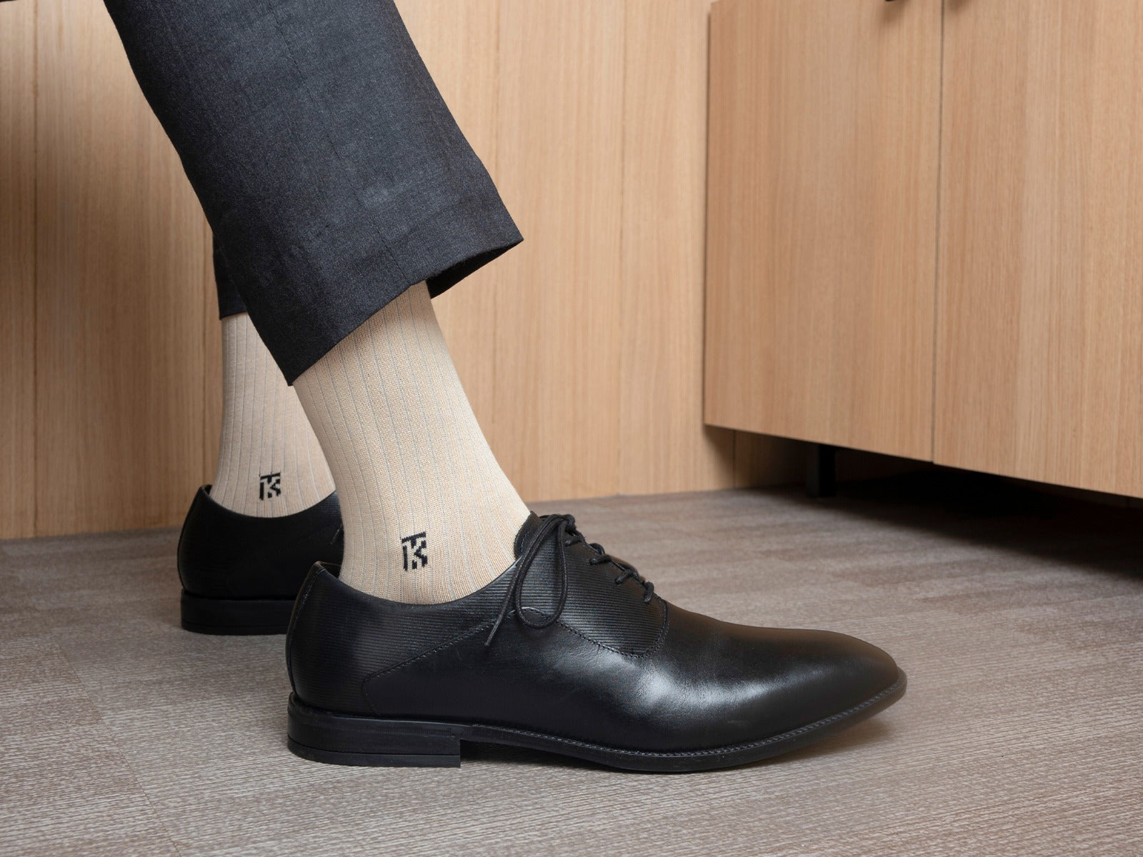 Say Goodbye to Sweaty Feet with the Breathable Magic of Bamboo Socks