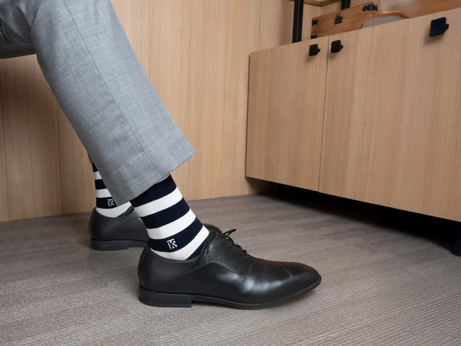 Say Goodbye to Sweaty Feet: Benefits of Wearing Bamboo Socks - Kikitoes