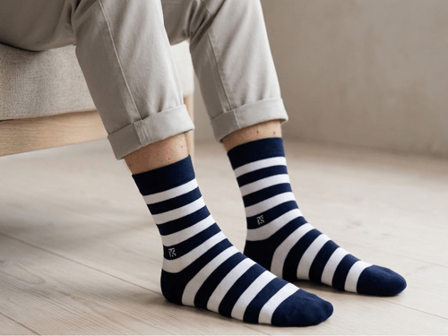 Anti-odour navy blue socks for sweaty feet and all-day freshness