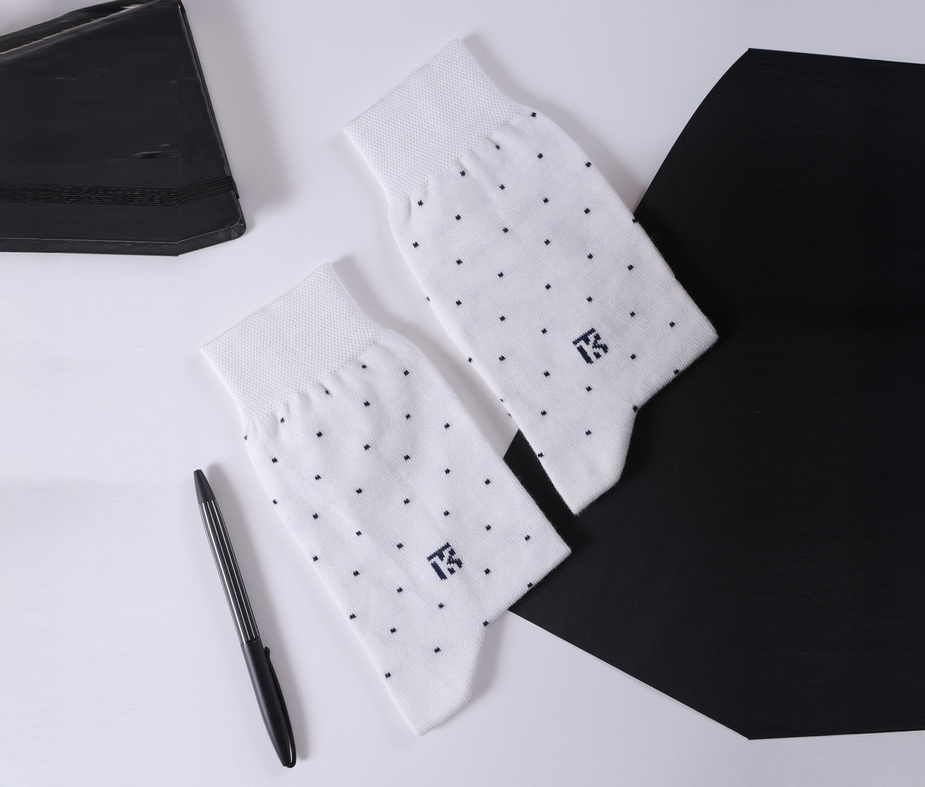 Kikitoes Luxe Signature Box – Stripes & Dots Collection