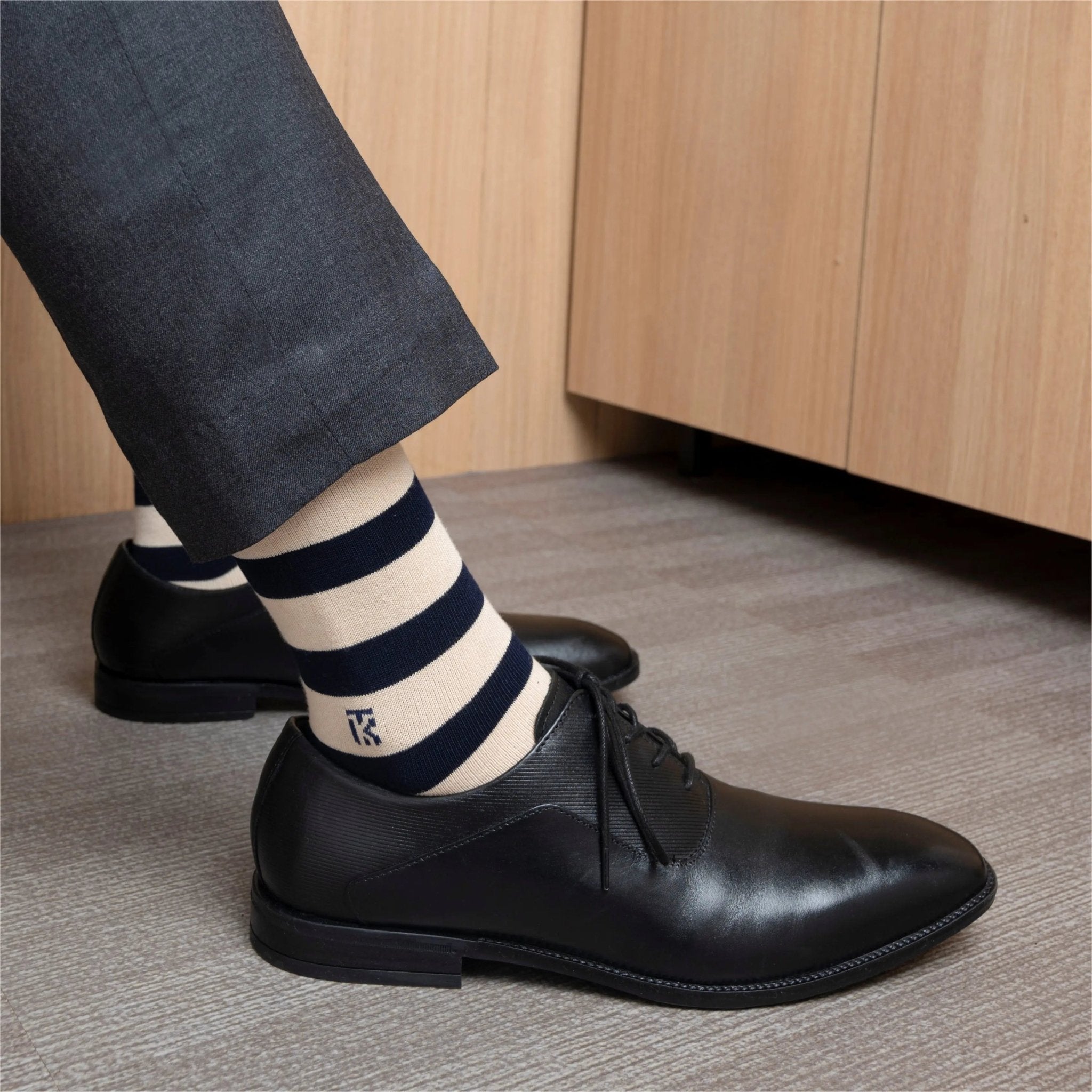 KIKITOES BAMBOO MEN CREW SOCKS | Classic Stripes | Beige with Navy BlueKikitoes