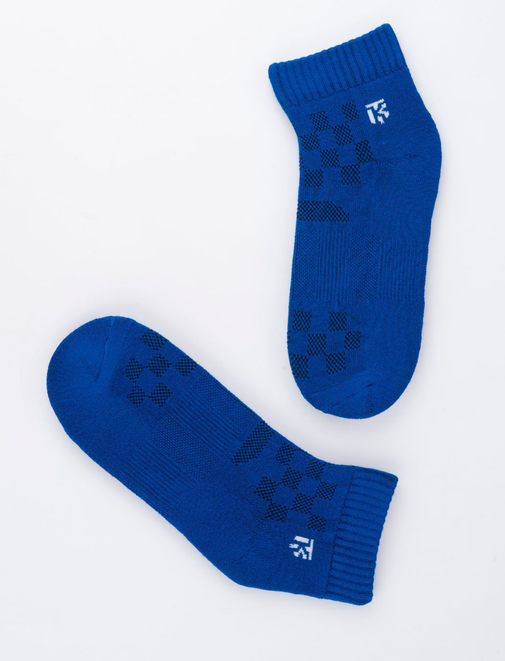 Men’s premium bamboo ankle socks from KIKITOES, displayed in multiple colours – ideal as sports socks or gym socks for active wear.