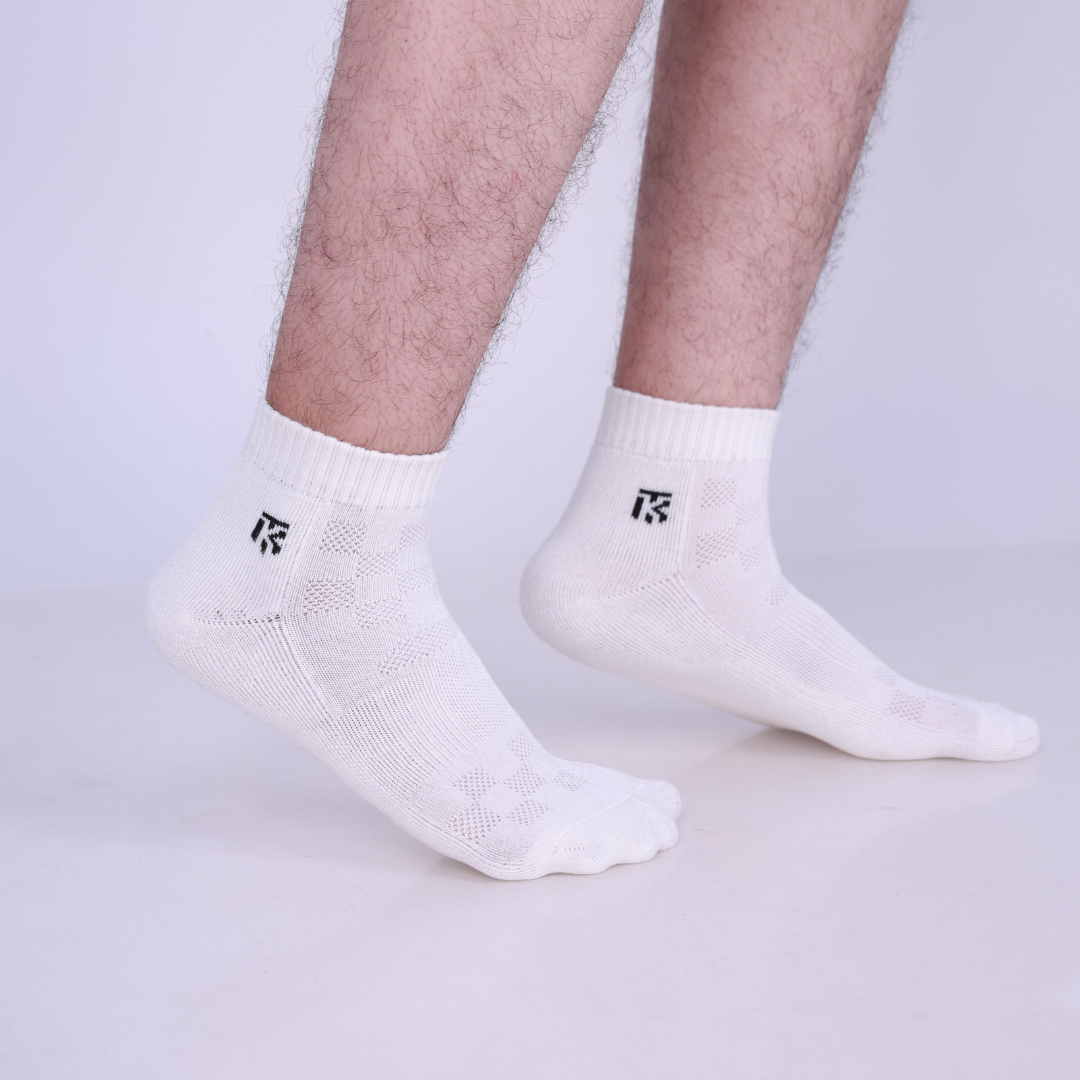 Men’s premium bamboo ankle socks from KIKITOES, displayed in multiple colours – ideal as sports socks or gym socks for active wear.