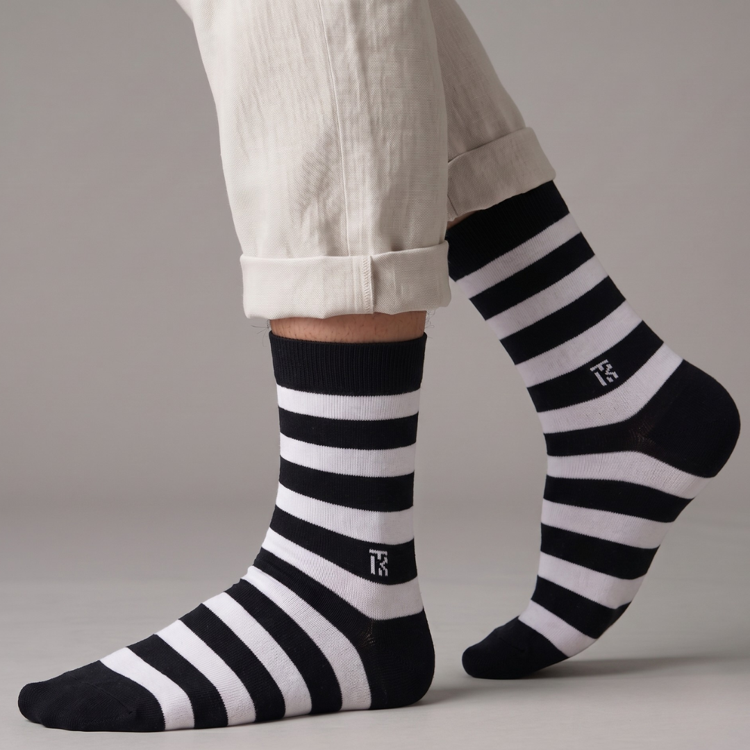 KIKITOES BAMBOO MEN CREW SOCKS | Classic Stripes | Black with White