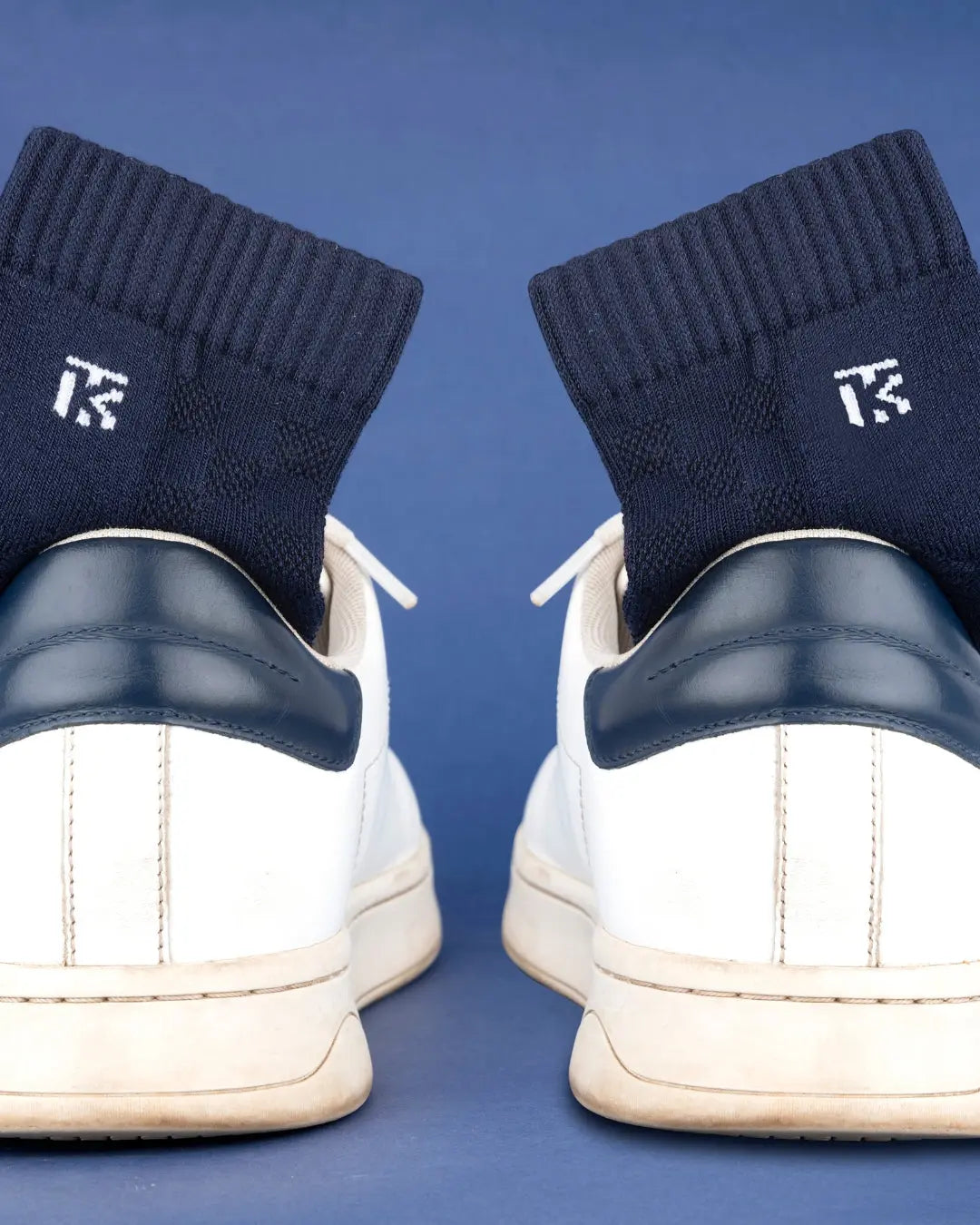 Men’s premium bamboo ankle socks from KIKITOES, displayed in multiple colours – ideal as sports socks or gym socks for active wear.