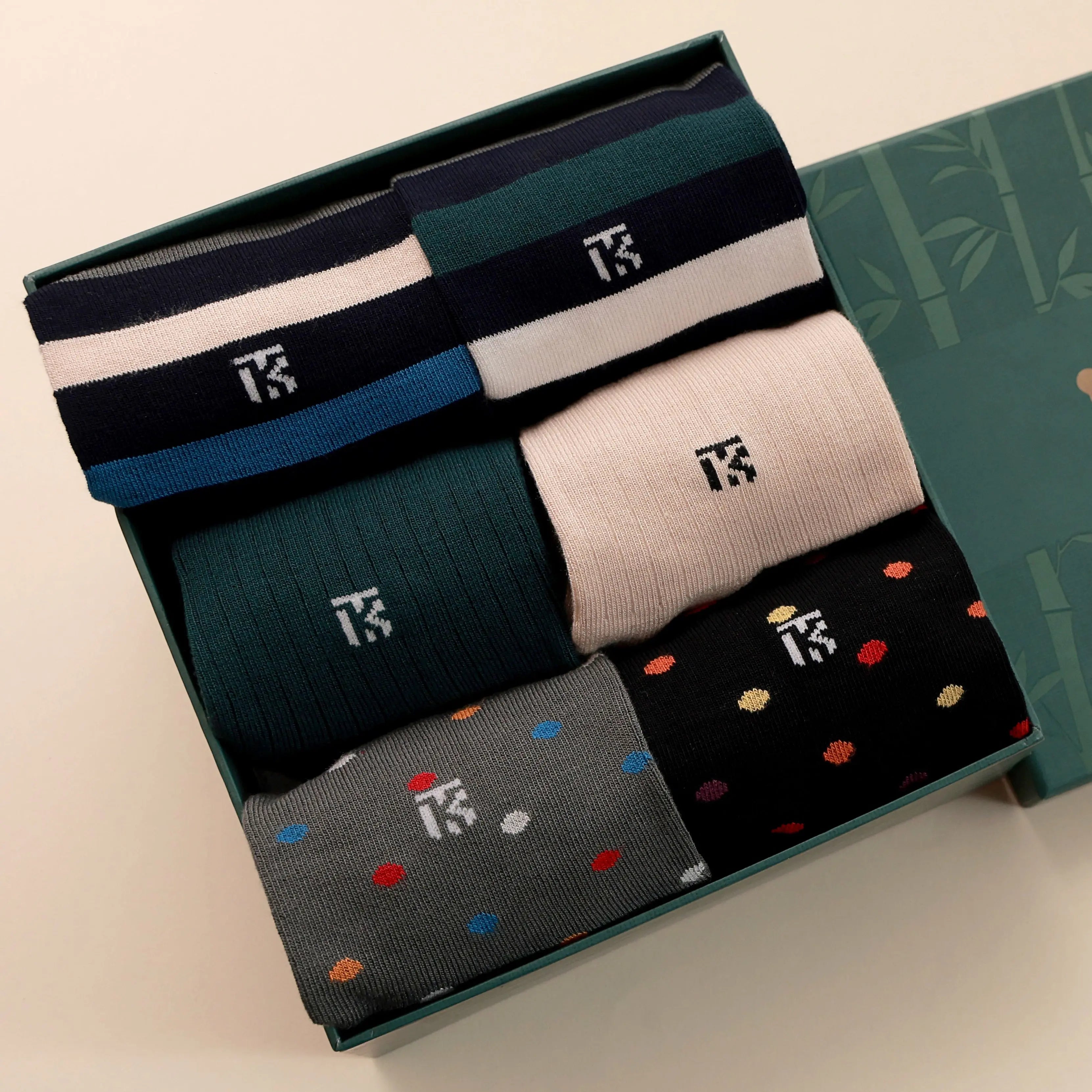 Kikitoes Luxe Signature Box – The Classic Edit Kikitoes