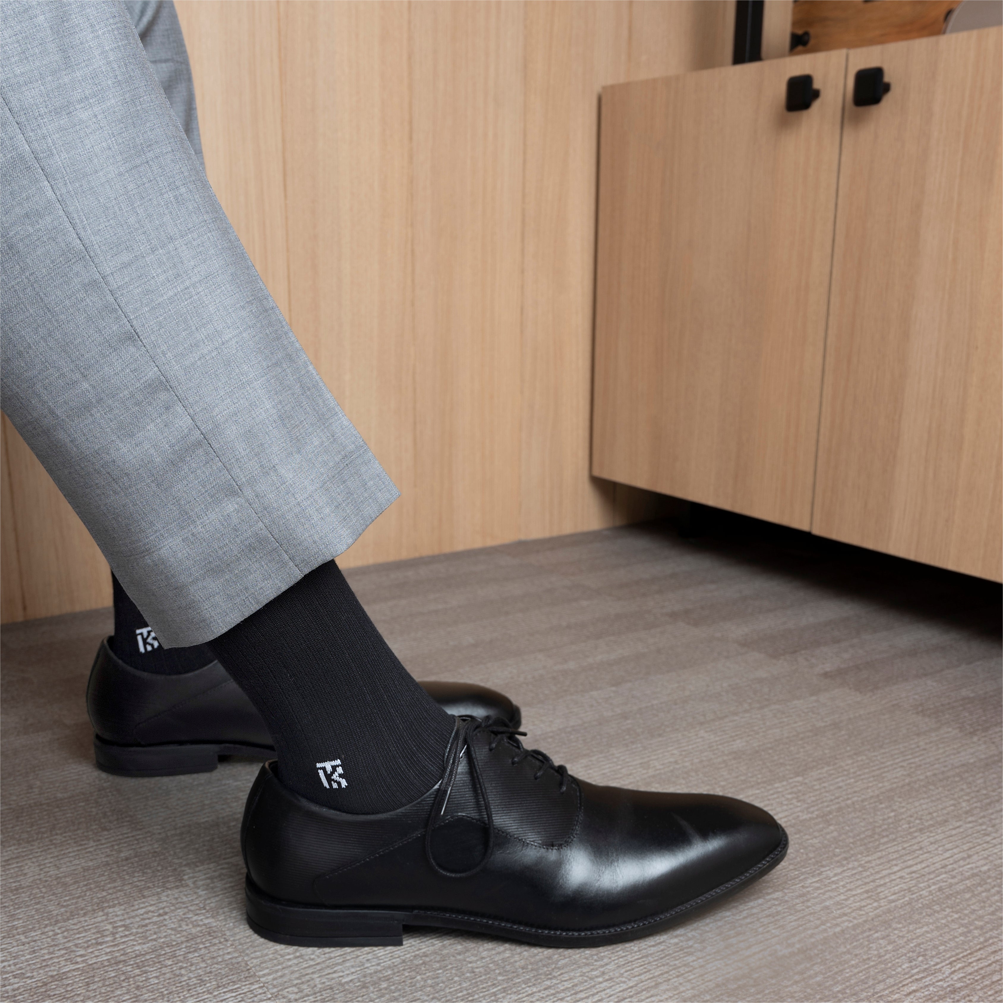 Bamboo Socks Pair | Kikitoes Crew Length Socks | Black  Solid  Colour Socks for Men | KIKI0054