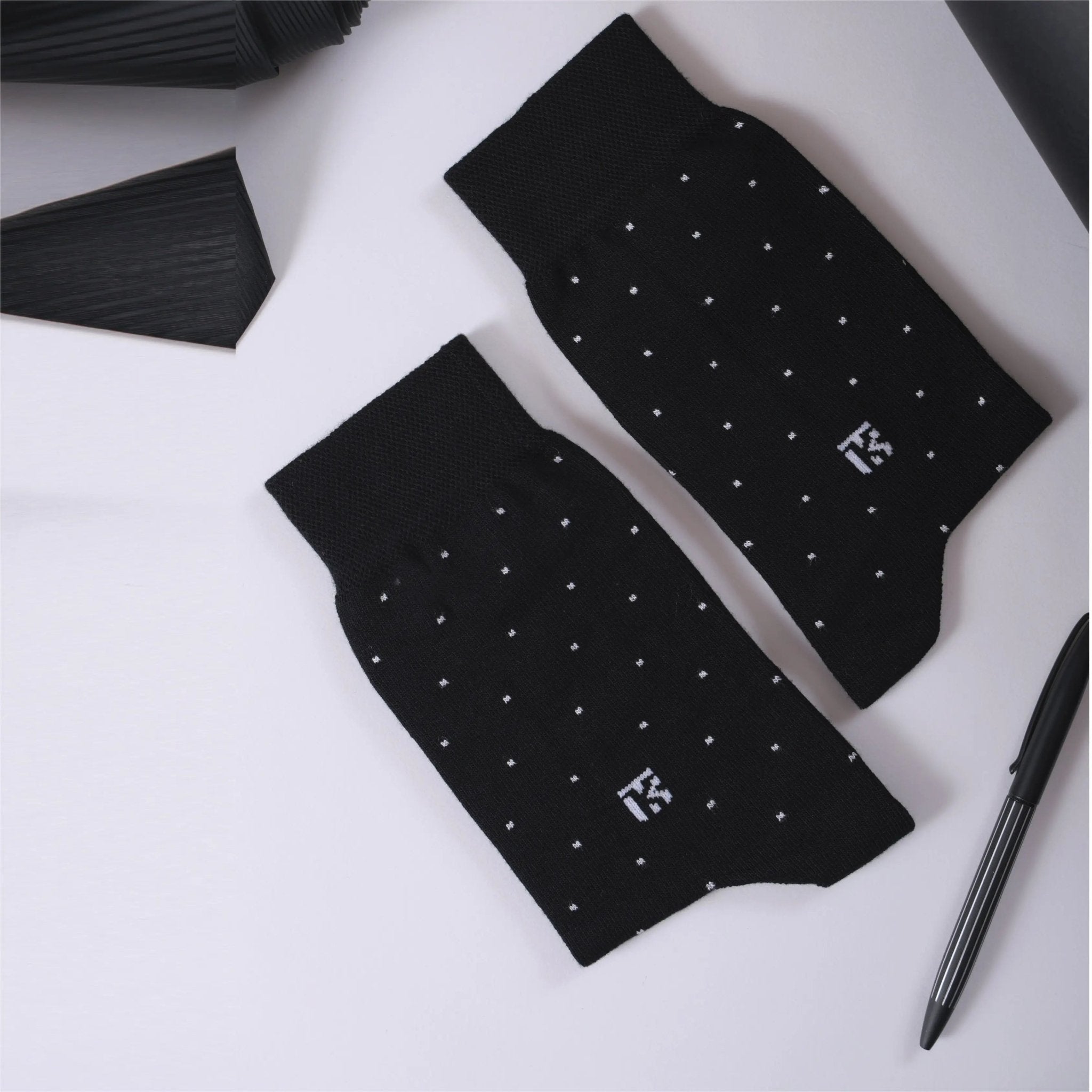 KIKITOES BAMBOO MEN CREW SOCKS | Midnight DotKikitoes