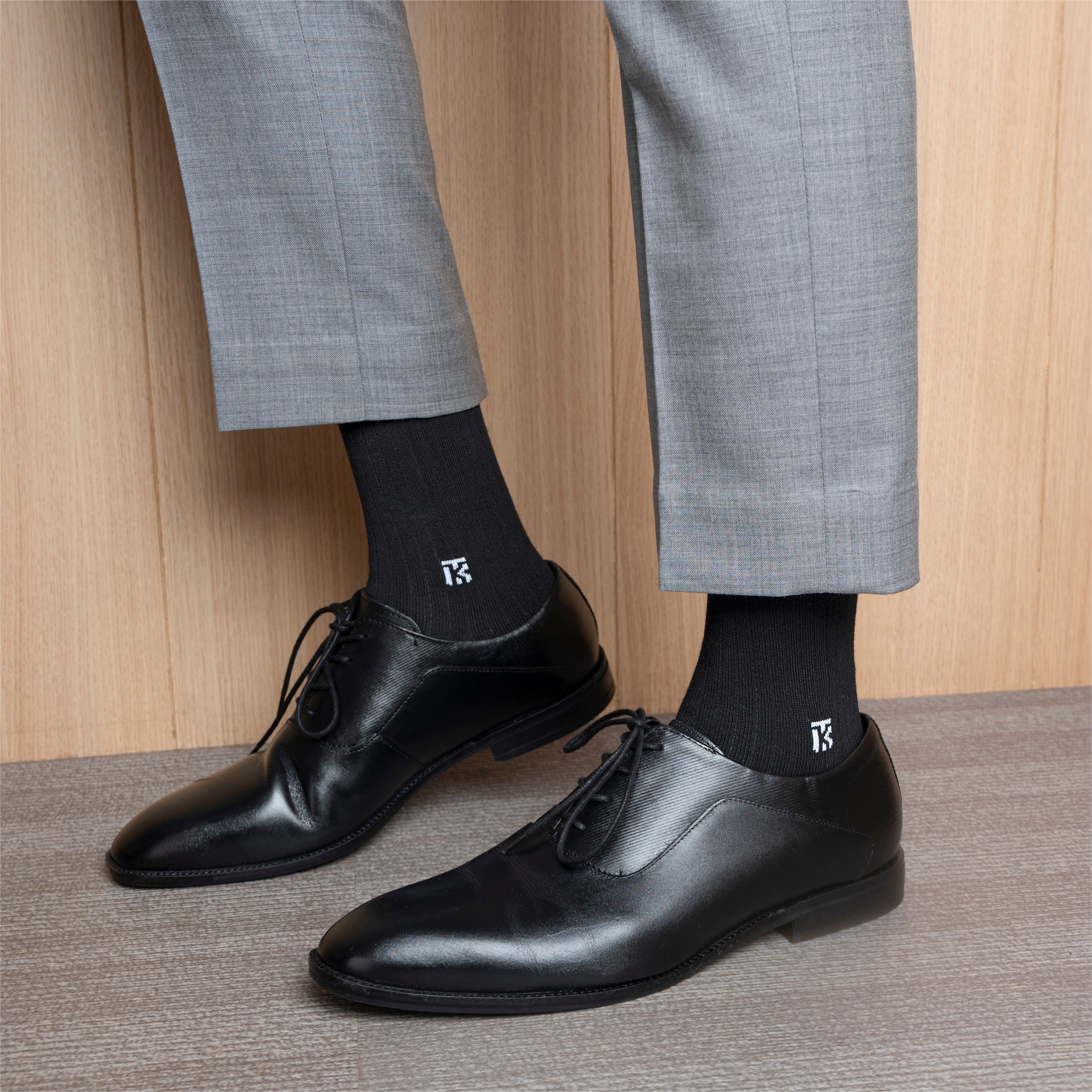 Bamboo Socks Pair | Kikitoes Crew Length Socks | Black  Solid  Colour Socks for Men | KIKI0054