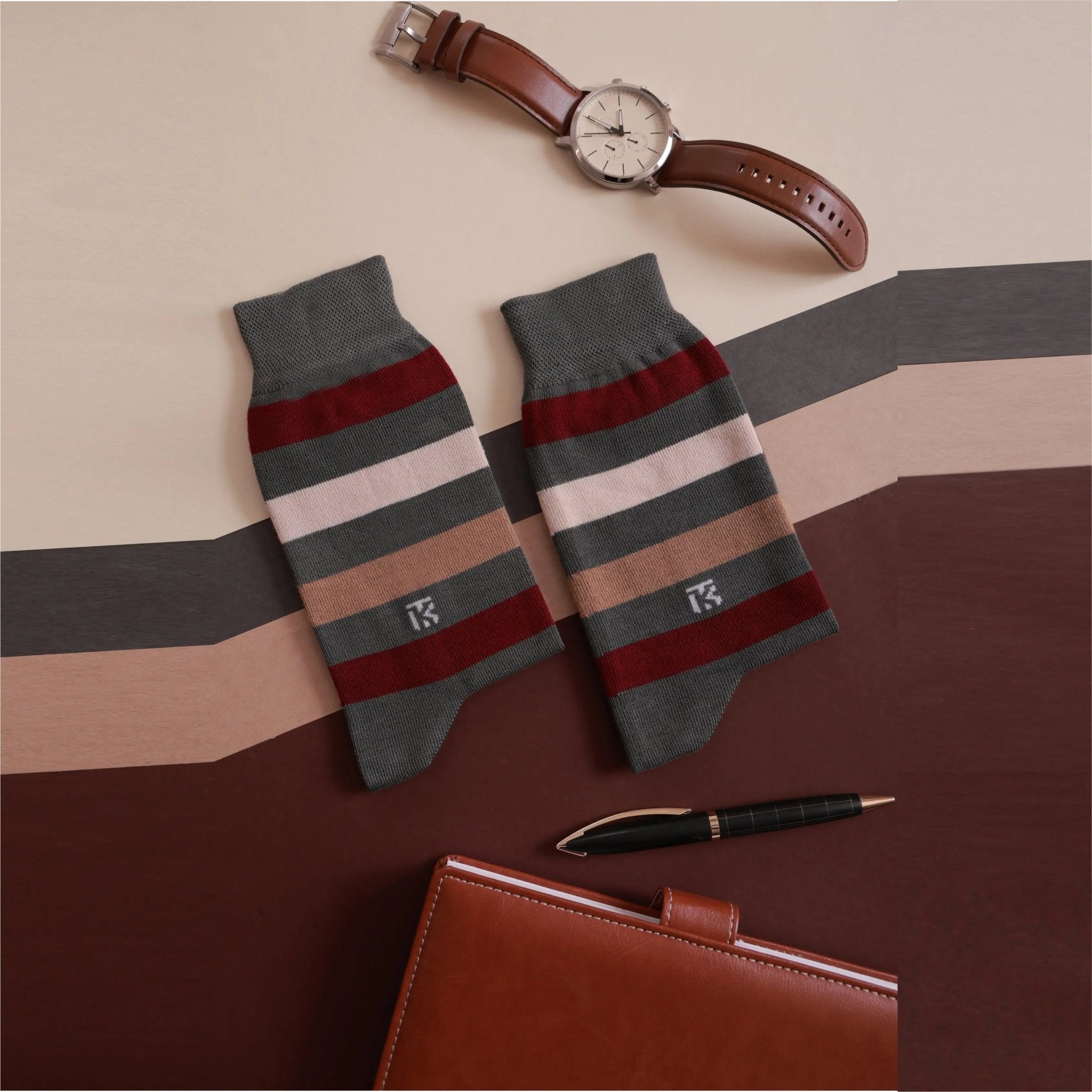 KIKITOES BAMBOO MEN CREW SOCKS | Urban Stripes | Steel Grey with MaroonKikitoes