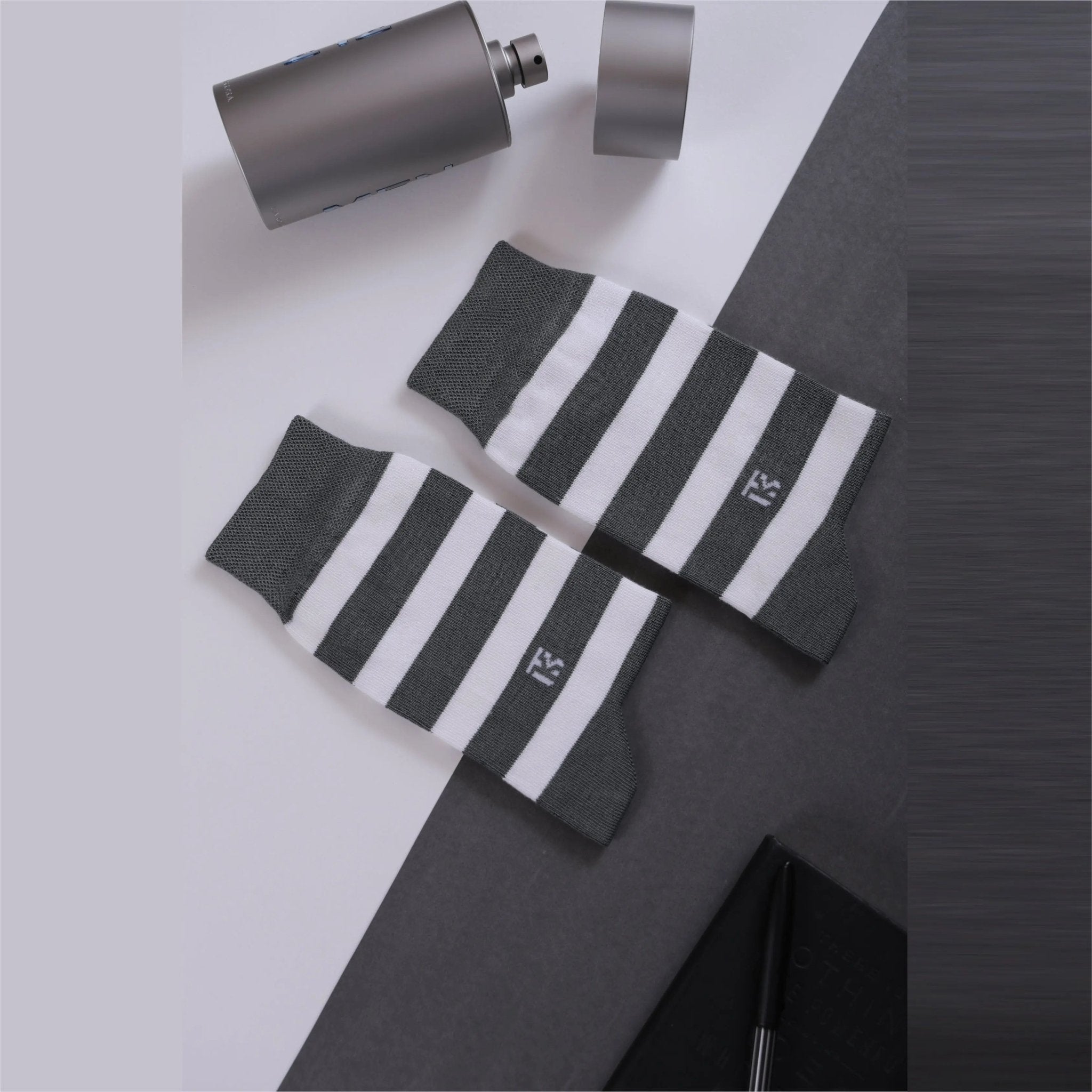KIKITOES BAMBOO MEN CREW SOCKS | Classic Stripes | Steel Grey with WhiteKikitoes