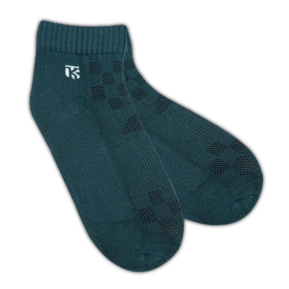 Men’s premium bamboo ankle socks from KIKITOES, displayed in multiple colours – ideal as sports socks or gym socks for active wear.
