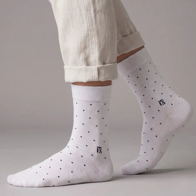 Kikitoes white stone bird eye dot bamboo crew socks